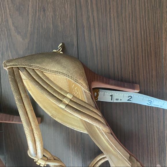 BRAND NEW - NWOB Tory Burch gold heels - Picture 7 of 8